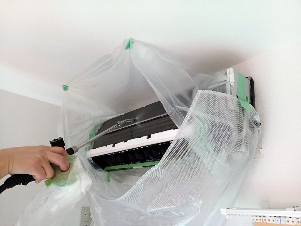 分解洗浄 高圧洗浄 作業中の画像