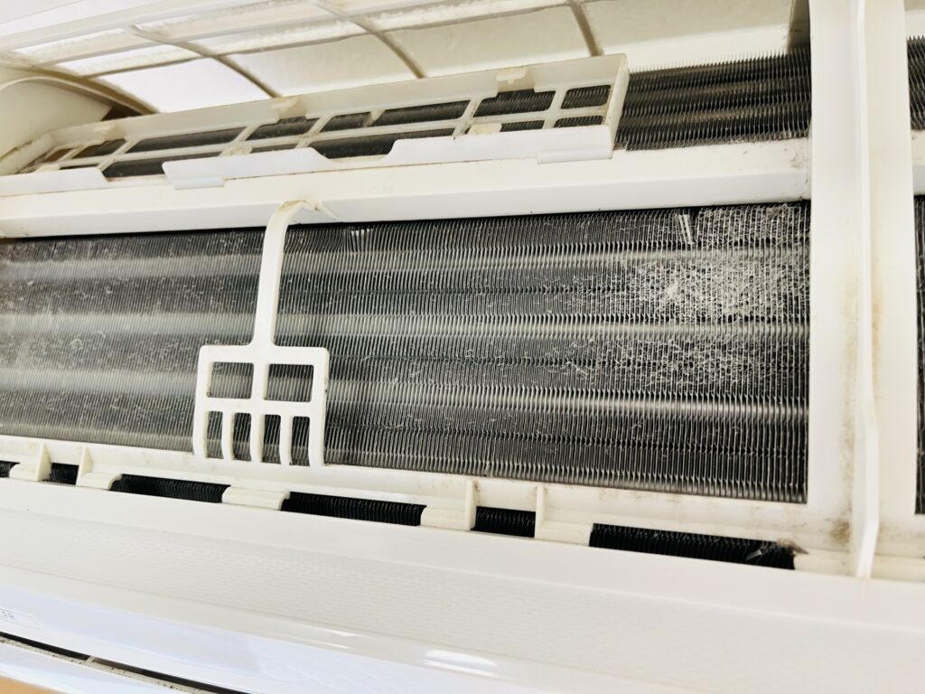 エアコンのアルミフィンの画像